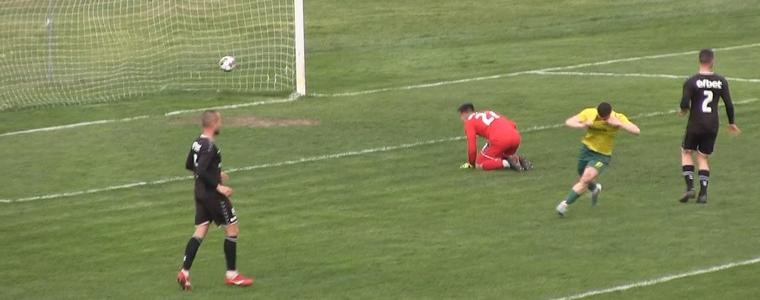 ФУТБОЛ: „Добруджа“ победи „Созопол“ с човек по-малко (ВИДЕО)