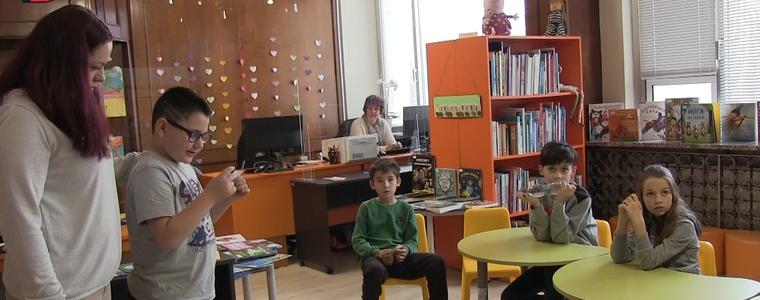 РБ „Дора Габе“ отбеляза Деня "Остави всичко друго и чети" (ВИДЕО)