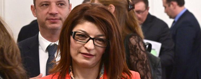 Десислава Атанасова призна, че Гешев й е звъннал след поисканото му отстраняване от Мария Габриел