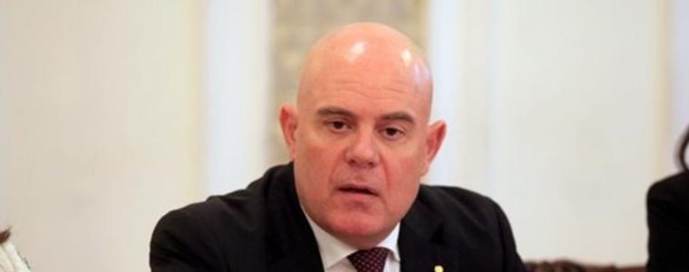 Гешев с първа реакция след атентата в туитър: Благодаря на всички, които ни подкрепиха