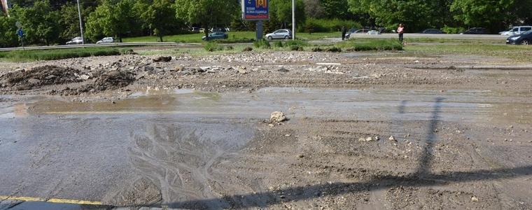 Нов потоп във Варна, пак се спука тръба