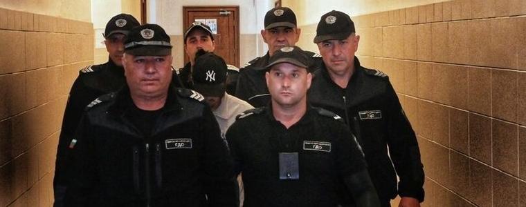 Съдът окончателно остави в ареста шофьора, блъснал и убил двама младежи в София