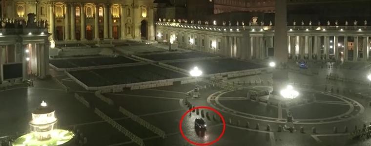 Задържан е мъж, нахлул с кола във Ватикана