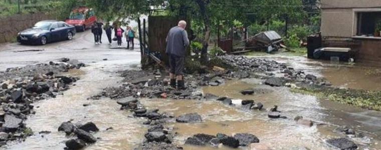 Критична остава ситуацията в района на Берковица. 2/3 от къщите в село Боровци са наводнени