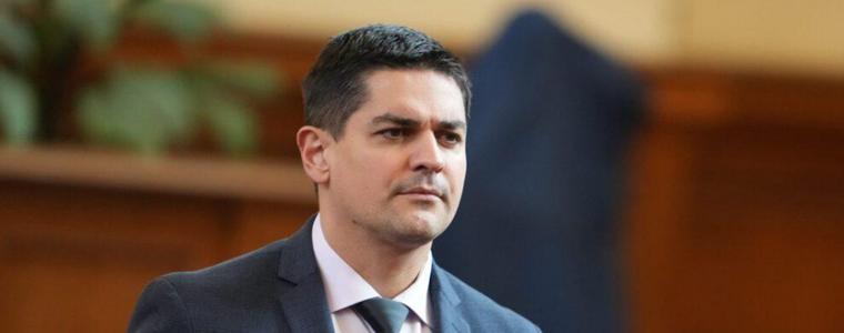 Радостин Василев с обвинение за опит за принуда