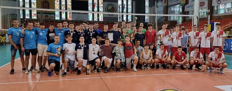 В Добрич завършиха финалите на ученическите игри по волейбол за юноши 8-10 клас