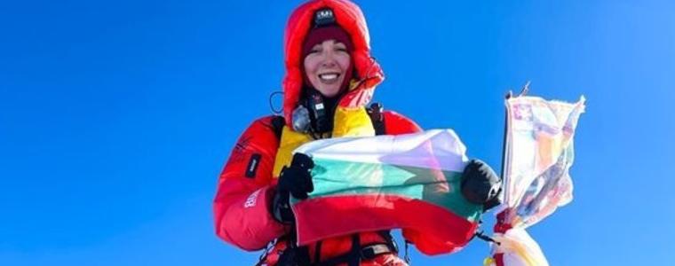 Силвия Аздреева покори и К2! Стана първата българка на втория най-висок връх