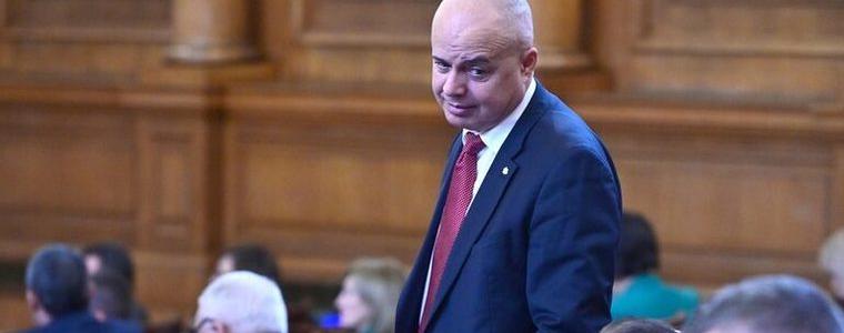 Според БСП Борисов не се е отказал от имунитета си, въпреки че го заяви