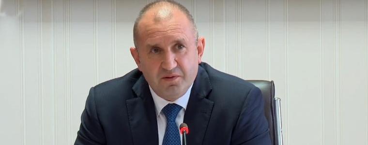 Румен Радев иска КС да защити концесията на "Росенец"