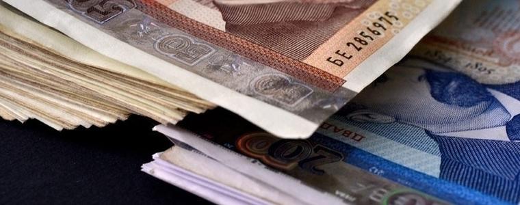 Средната работна заплата за второто тримесечие е 1957 лева