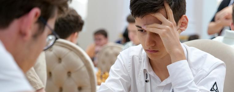 Момчил Петков с реми в четвъртия кръг на световното по шах до 20-годишна възраст