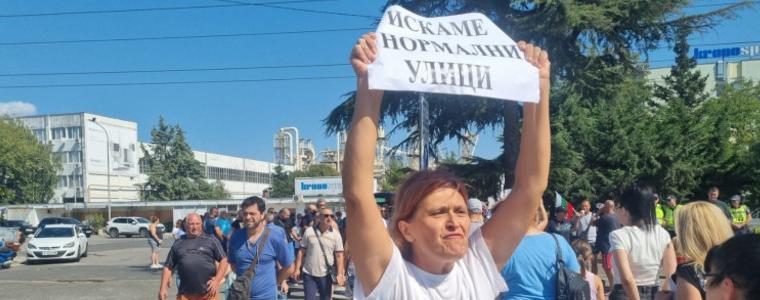 Некачествен ВиК ремонт изкара бургазлии на протест
