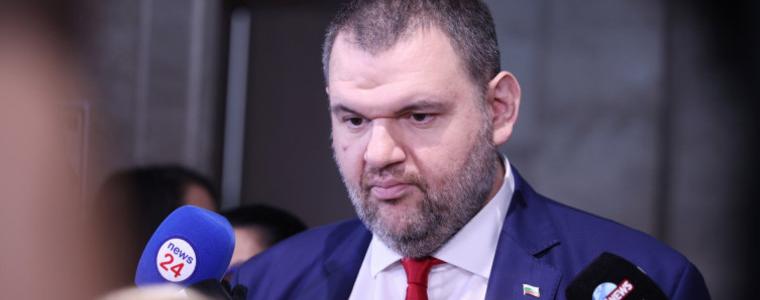 Пеевски иска да затворим границата си за автомобили с руска регистрация