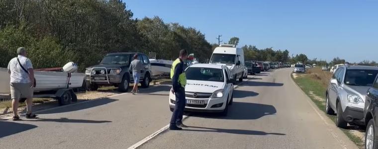 Рибари блокираха за кратко международния път край Каварна заради проблема с достъпа до Болата