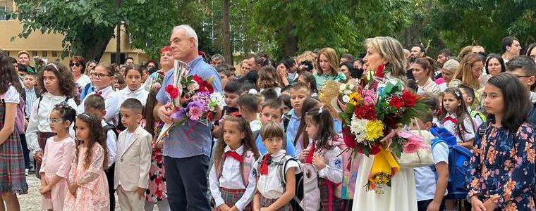В Община Каварна школският звънец удари за 1068 ученици (СНИМКИ)
