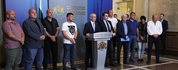 Земеделците спират протеста в София до подписване на меморандум