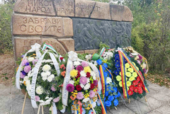 Поклон пред героите във Военното гробище на Добрич (ВИДЕО И СНИМКИ)