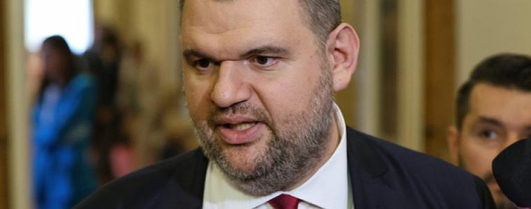 Делян Пеевски настоява "Лукойл" да си платят задълженията към хазната