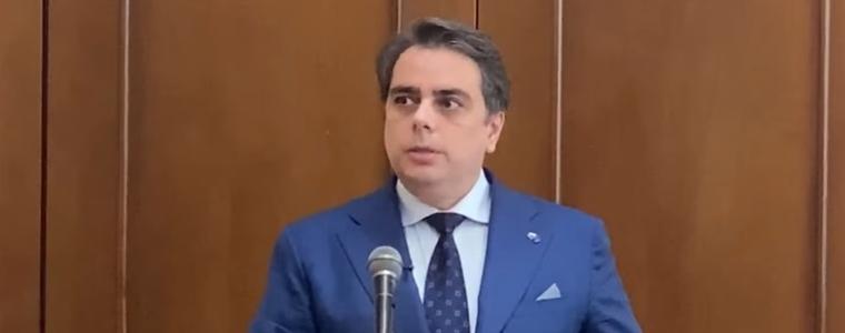 Министърът на финансите не успя да гласува на местния вот в родния си град Хасково