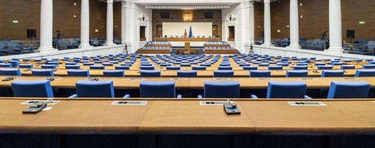 Премиерът и управляващите партии на среща с протестиращите енергетици и миньори в НС