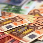 Еврото падна под 1,05 долара до най-ниското си равнище от декември 2022 г.