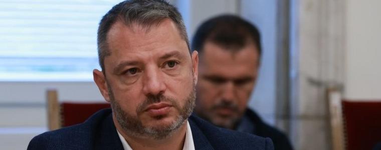 Делян Добрев ще подаде сигнал срещу премиера в прокуратурата и ДАНС