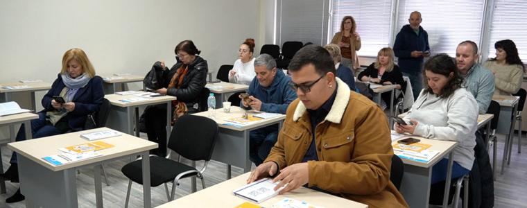 Журналистите по-знаещи за еврото, след семинар и куиз в ТПП (ВИДЕО)
