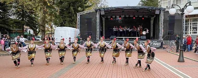 Концерт на ансамбъл "Силистра" за празника на Генерал Тошево (ВИДЕО И СНИМКИ)