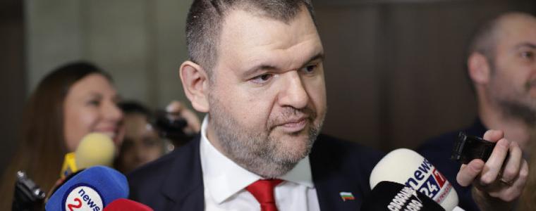 Незабавно прекратяване на дерогацията за "Лукойл" е условието на ДПС за подкрепа на правителството