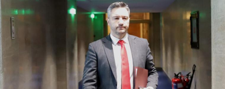 Опозицията иска да се сложи край на агонията "Денков-Габриел"