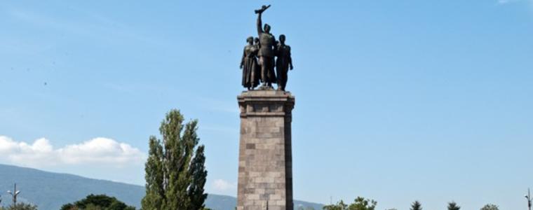 До месец демонтират Паметника на Съветската армия 