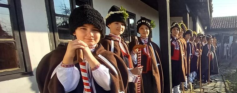 Коледарско надпяване и наричане се проведе в Каварна
