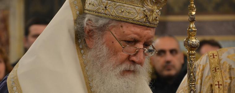 Патриарх Неофит е в съзнание, състоянието му се подобрява