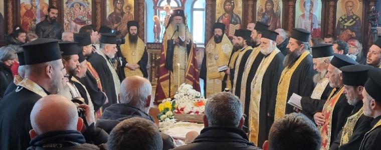 Стотици изпратиха отец Боян Саръев в последния му път 