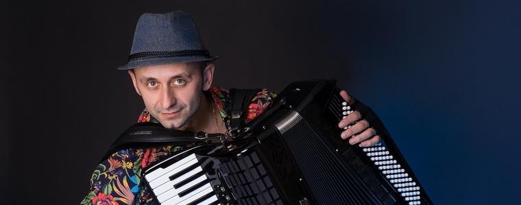 Добричлията Калоян Куманов вече е част от несравнимите  Barcelona Gipsy balKan Orchestra (ВИДЕО)