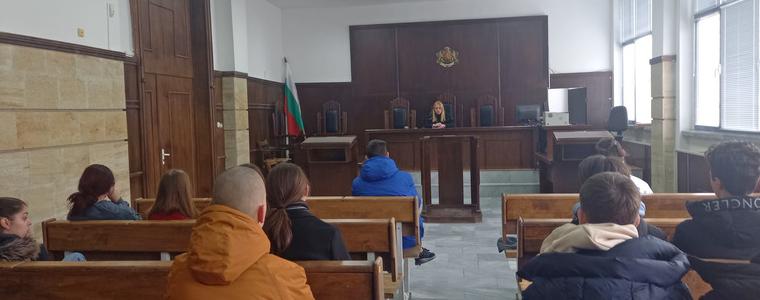 С урок за съдебната власт Окръжният съд в Добрич започна работа по образователна програма за ученици