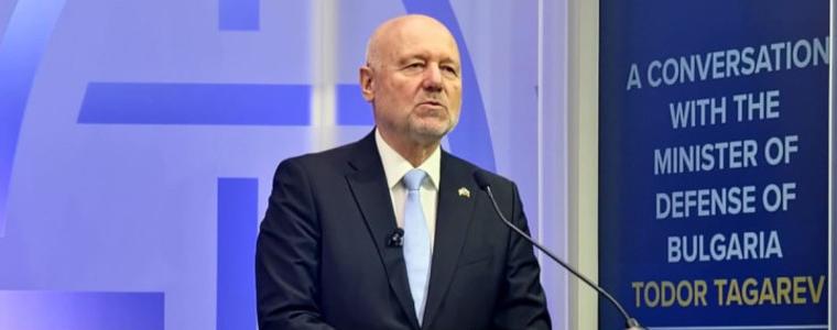 Тагарев: Помощта за Украйна е основен елемент на нашата политика