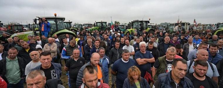 Българската аграрна камара видя политически нюанс в продължаващите протести на земеделци