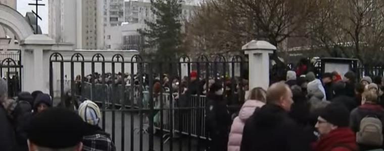 Опашки в Москва от желаещи да се сбогуват с Навални