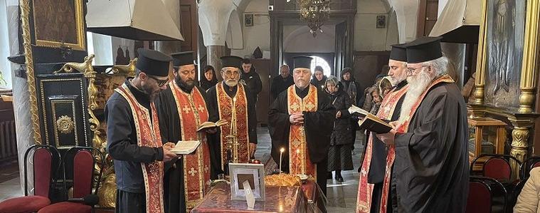 Панихида за патриарх Неофит събра свещеници от областта и десетки добричлии в храм „Св. Георги“ (ВИДЕО)
