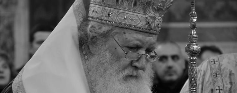 Почина патриарх Неофит