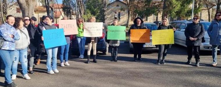 Родителите на учениците от ПГВМ в Добрич - с отворено писмо и петиция до всички държавни институции