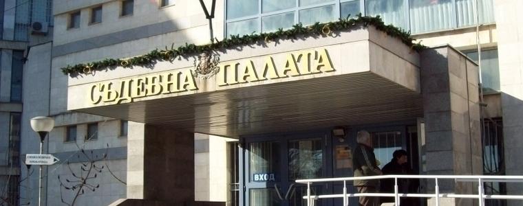 След убийството в парка: Граждани излизат на протест пред Съдебната палата в Добрич
