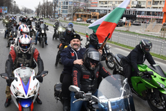 Стотици мотористи отбелязаха 3-и март във Варна