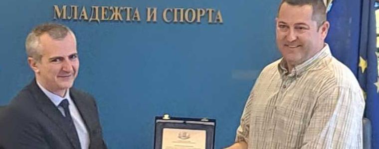 Министърът на спорта награди Галин Костадинов за второто място в Европа