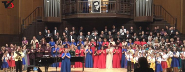 Грандиозен концерт и препълнена зала „Добрич“ за 100-годишнината на Маестро Медникаров (ВИДЕО)