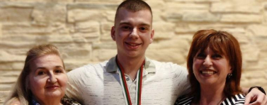 Възпитаник на гимназията по туризъм в Добрич със сребърен медал от националното състезание по професии