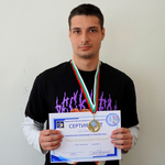 Ученик от ПМГ „Иван Вазов” спечели националната олимпиада по лингвистика (ВИДЕО)