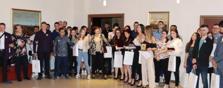 Община Генерал Тошево изпрати своите абитуриенти с тържествена церемония