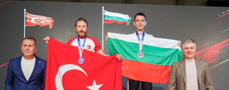 С 4 медала приключи участието на състезателите на "Хищник" от европейското по канадска борба